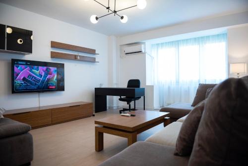 Elegant 2BR Apartment in Chic Area