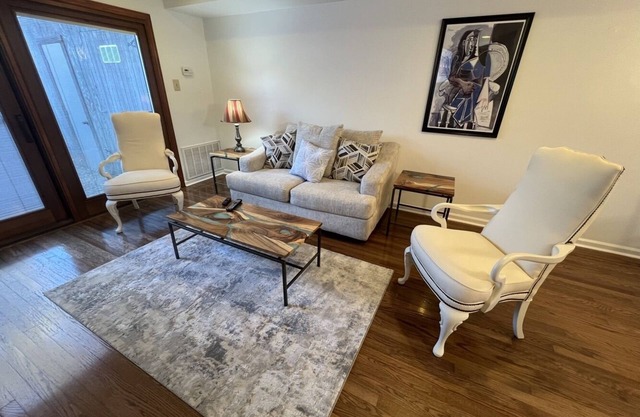 Elegant 2BR Midtown Condo W/Flair