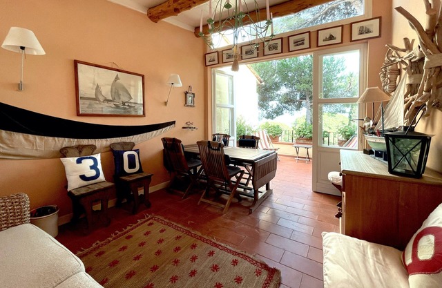 Elegant 4/5 people, terrace, in private compound a few steps from the sea