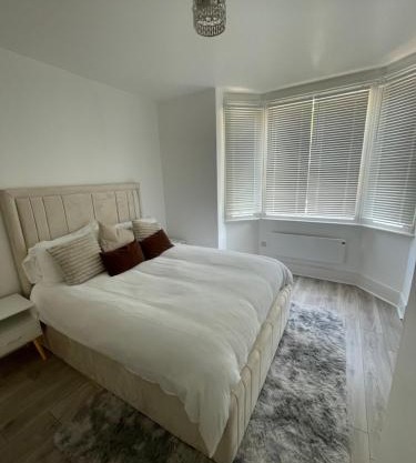 Elegant 4-Bed Victorian Home