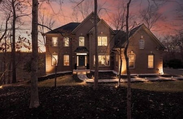 Elegant 5BR Escape on 5 Wooded Acres: Near Historic Manassas & 1 Hour from DC