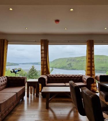 Elegant and Luxurious Isle of Skye Cottage 4