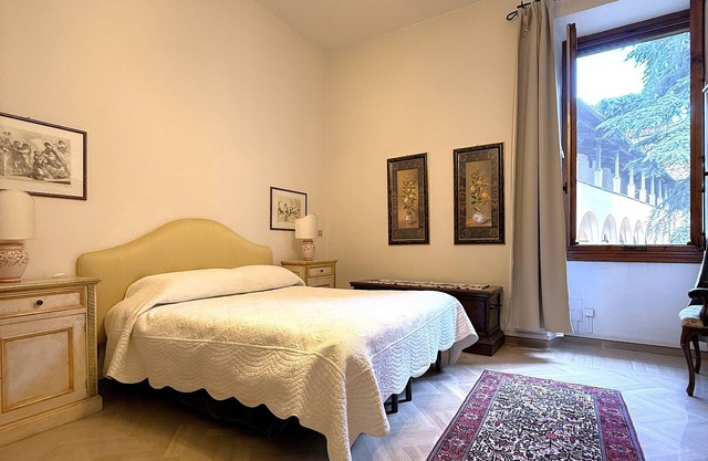 Elegant apt. super close to Duomo with terrace LIFT A/C ideal to enjoy Florence