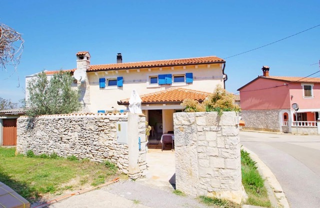 Elegant Holiday House in Village Kavran