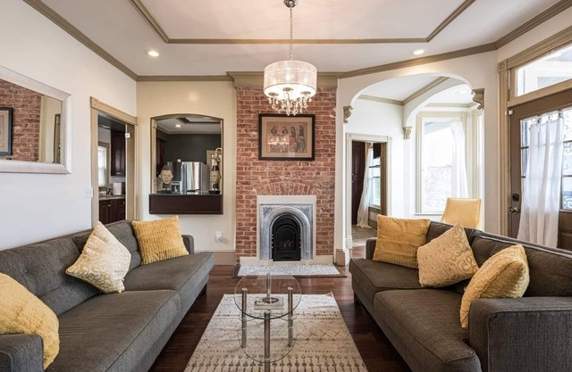 Elegant, King Bed, Privacy, Free Parking