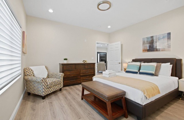 Elegant Midtown Getaway