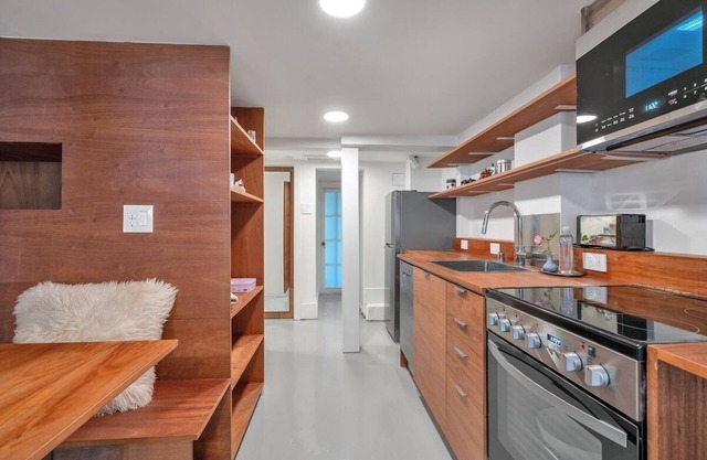 Elegant Pacific Heights Studio