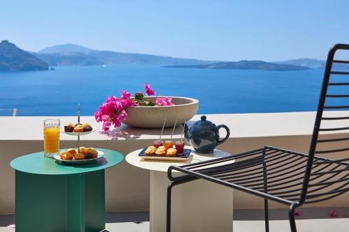 Elegant Santorini House 3 Bedroom Villa Caldera View-Outdoor Hot Tub Oia
