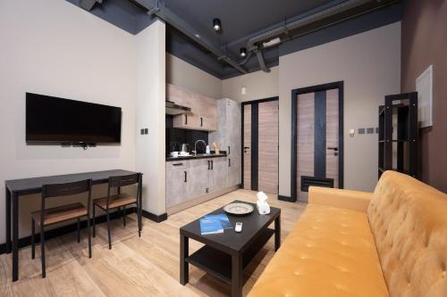 Elegant space Studio by Spacey Duqm 82