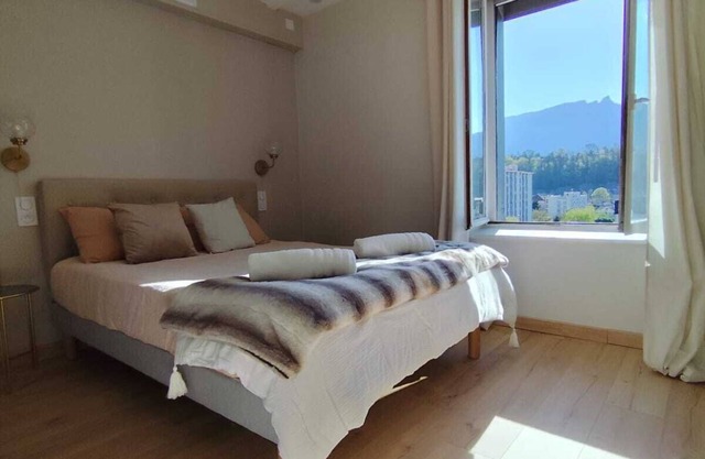 Elegant studio between station and city center