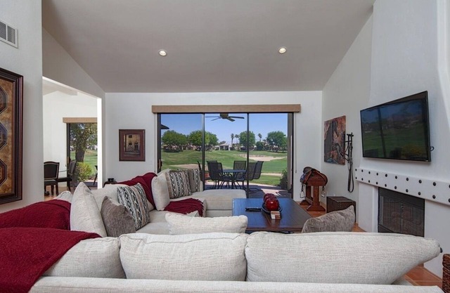 Elegant updated 3 BD 3.5 BA 2400 Sq Foot condo 245304