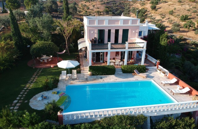 Elegant villa in Porto Heli