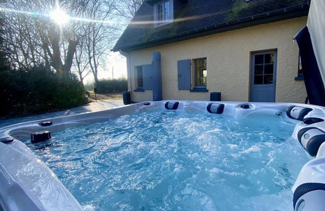 Elegant Villa with Spa, Large Garden, Near Lille - Sleeps 14