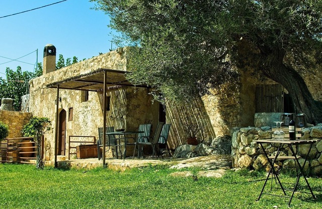 Elijah traditional house, Aptera