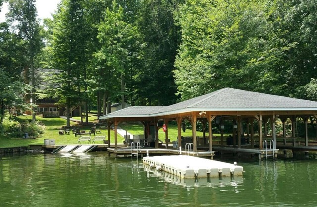 Eliza's Cottage- Waterfront Oasis, Kayaks, Deep Water, Fire Pit