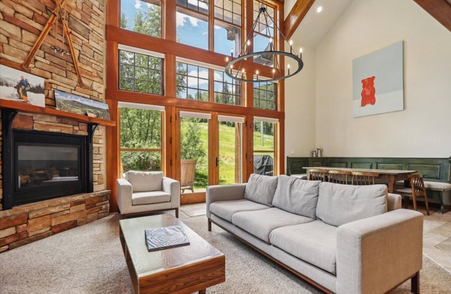 Elkpoint Townhome 8 - Ski in/Ski Out - Best Location/Slope views