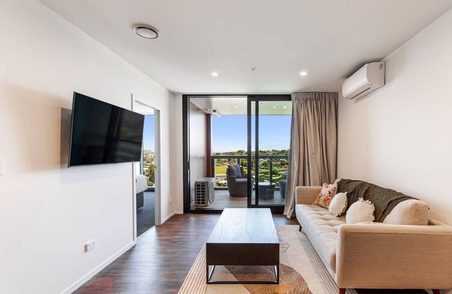 Ellerslie Escape: 2BR + Balcony by Zodiak Stays