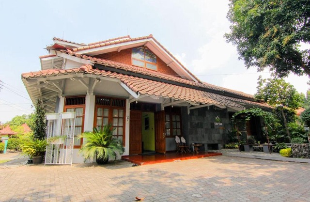 Embe Enem Homestay