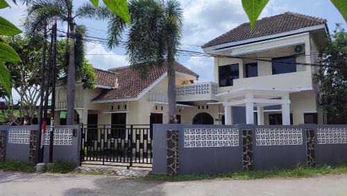 Emir Homestay