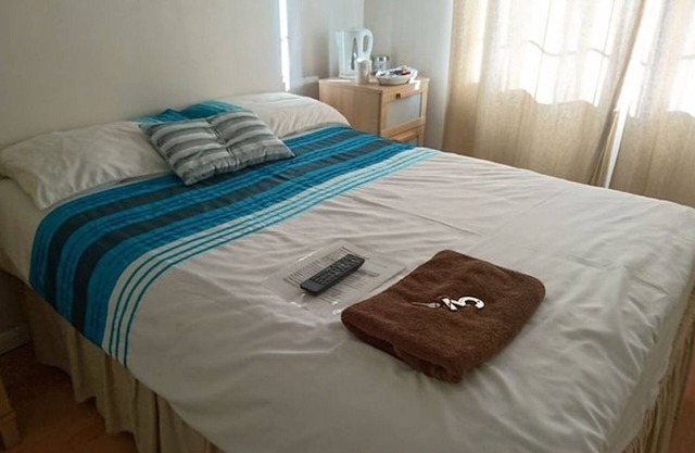 En suite shower room Double room with 1 double deyr