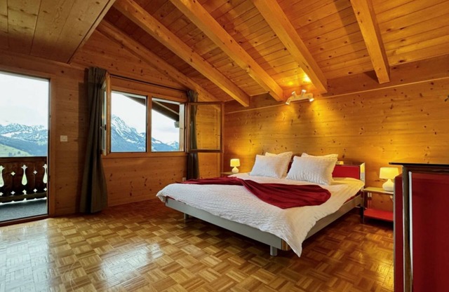 Enchanting Chalet in the Picturesque Schonried