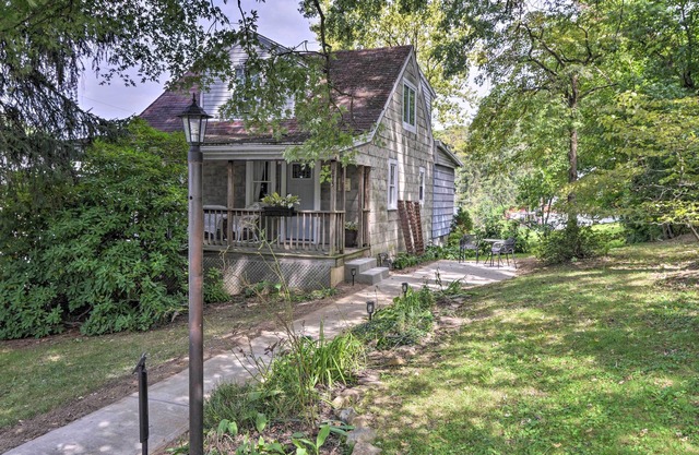 Enchanting Family House w/Balcony < 3 Mi to WVU!