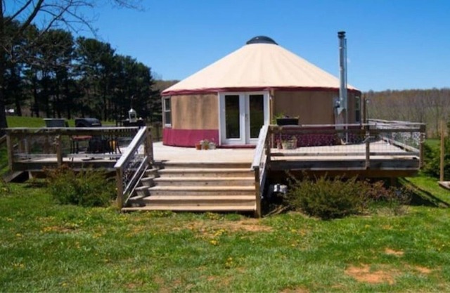 Enchanting Floyd Yurt near Blue Ridge Parkway