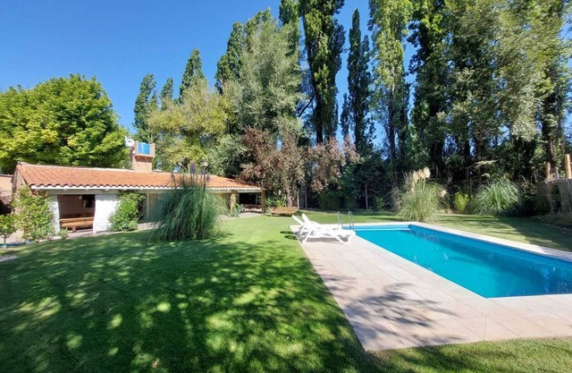 Enchanting Juanita house: Spacious, Pool, Garden - Chacras de Coria