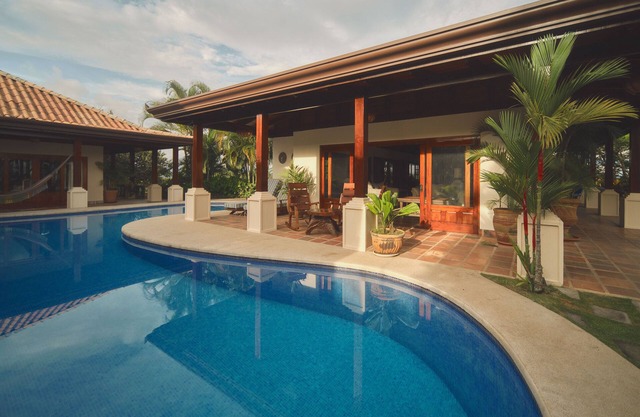 Enchanting Villa W/Large Pool, Lush Gardens, Great Views, & Total Privacy