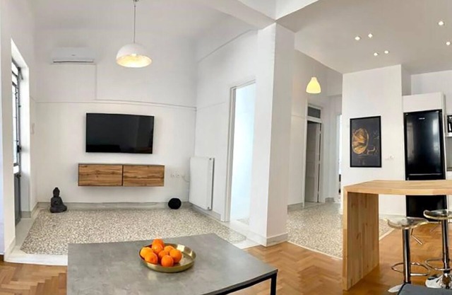 Enjoy a 3BR stylish maisonette next to the city Center !