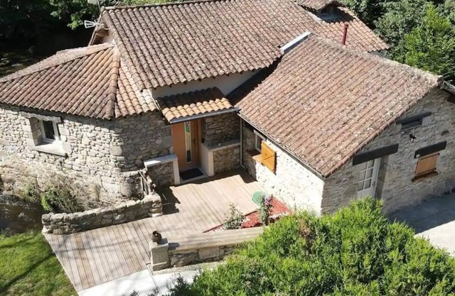 Enjoy a dream holiday at Moulin Monjonc!