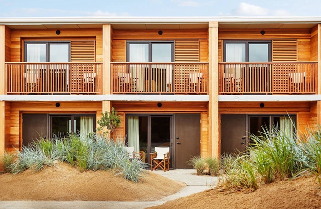 Enjoy a Hassle-Free Stay! 2 Comfortable Units, Free Parking, Pool, Beachfront!