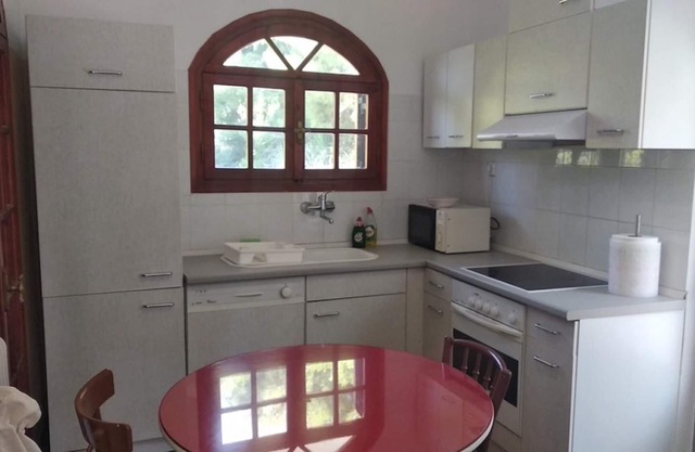 Enjoy Seclusion at Peaceful Mountain Apartment