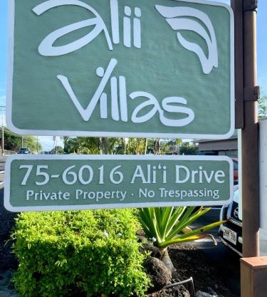 Enjoy the sunset at OCEAN FRONT 1BR Apartment - pool on site!