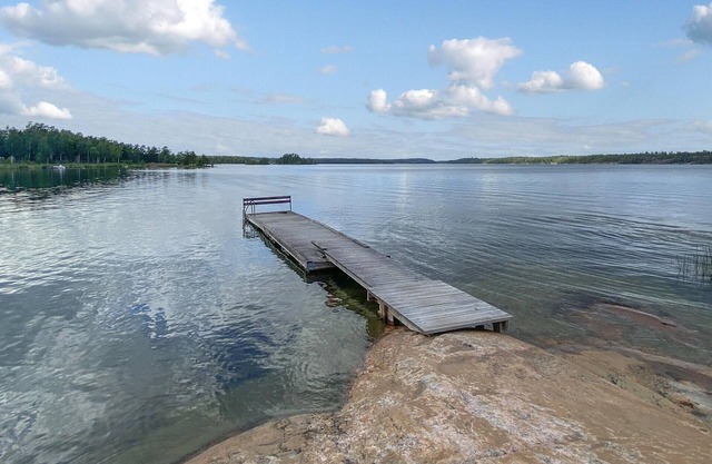 Enjoy this charming holiday home and the archipelago right on your doorstep.
