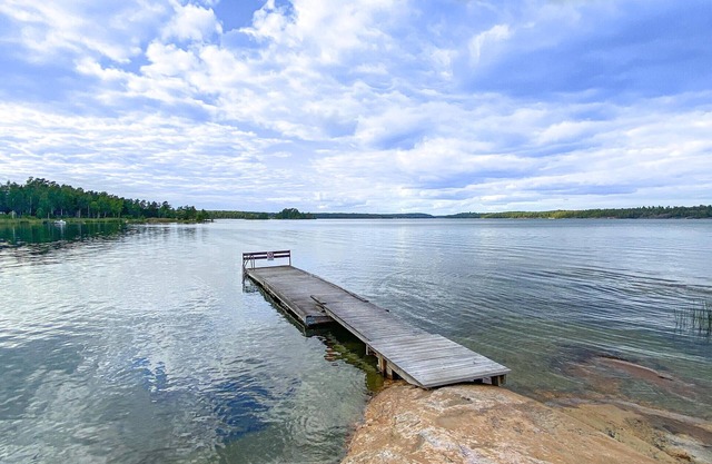 Enjoy this family holiday home with a view of the archipelago.