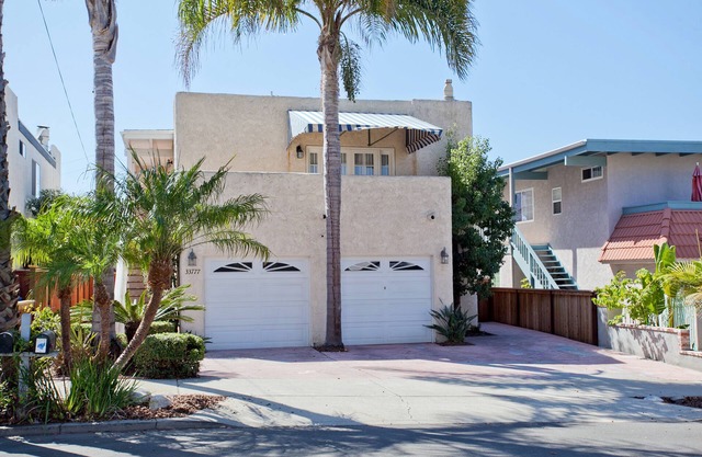 Enjoy Two Homes for the Price of One! Detached duplex in great Lantern Village