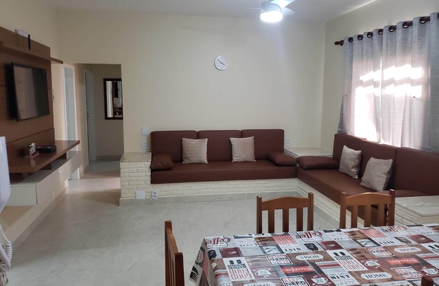 Enseada Beach Guarujá - SP Cozy 03 bedroom apartment one block from the sea