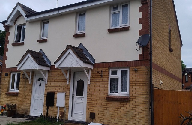 Entire 2 Bedroom House with Parking in Coventry, West Midlands