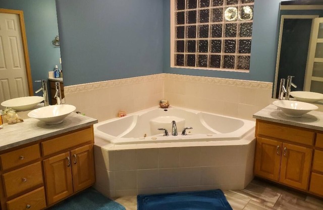 Entire 4200 sq ft. South east. Great neighborhood