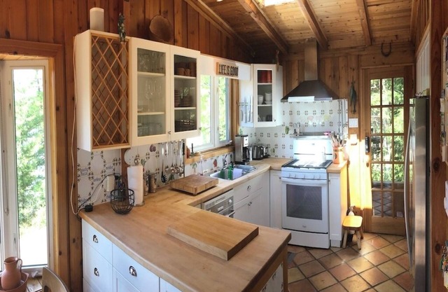 Entire Cottage on Waterfront - South Lake Muskoka