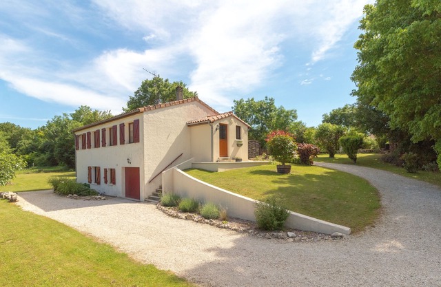 Entire 2 bedroom apartment