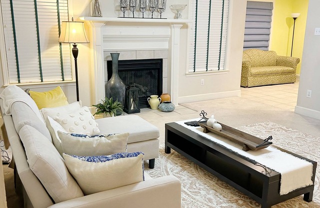 Entire Home Fully Furnished Super Clean, Close To Everything