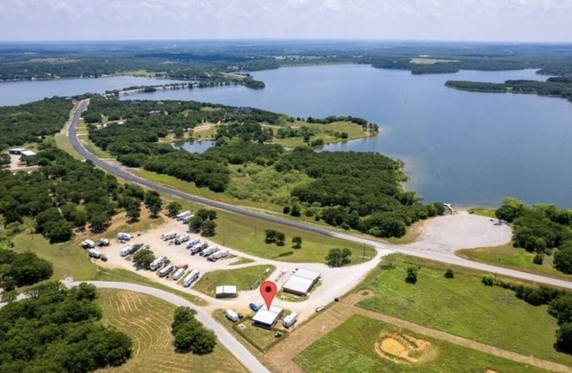 Entire Home in Bowie, Texas just across the lake Amon Carter.