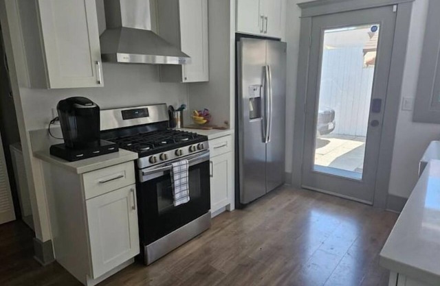 Entire home in Historic Long Beach close to shops