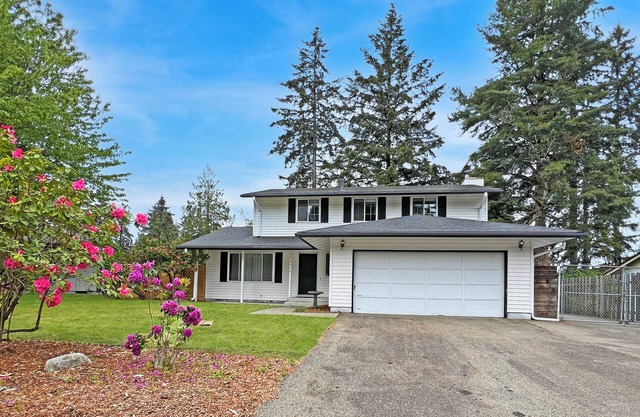 Entire home in Port Orchard, Washington with Game Room, Fire Pit and RV Parking