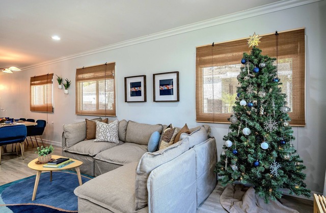 Entire home Luxury K-Stay 4BR En Suite Gameroom Near LA Disney Universal