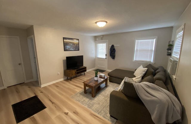 Entire residential home-walking distance to NWMSU