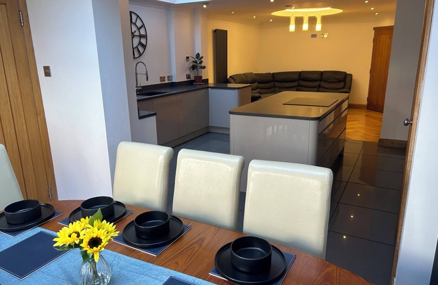 Entire Seaside Home 6 Private Bedrooms Sleeps 10