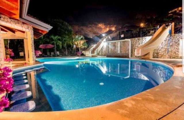 Entire villa with large deck 2 bedroom 2 bathroom with gorgeous community pool